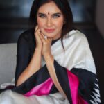 Lisa Ray Instagram – Much more than a glam figure.
.
Indo-Canadian actress, former supermodel, social activist and author Lisa Ray ( @lisaraniray) in our Rani pure silk Handloom sari.
.
.
Pic Courtesy: @prerna_saklani_ 
Makeup: @blushed_by_nupur 
Location Courtesy: @hyattregencydehradun 
.
.
.
#thedrapeproject #lisaray #sari #doon #dehradun Hyatt Regency Dehradun