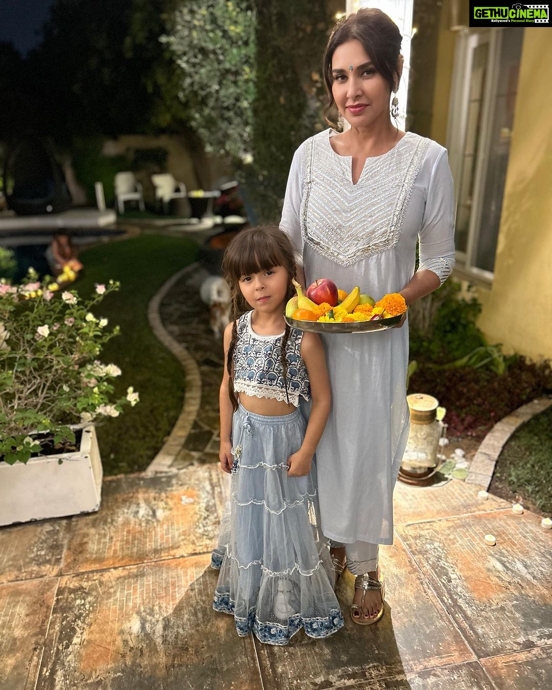 Lisa Ray Instagram - Happy Dhanteras ♥️ Blessings for you and your beloved’s from us.