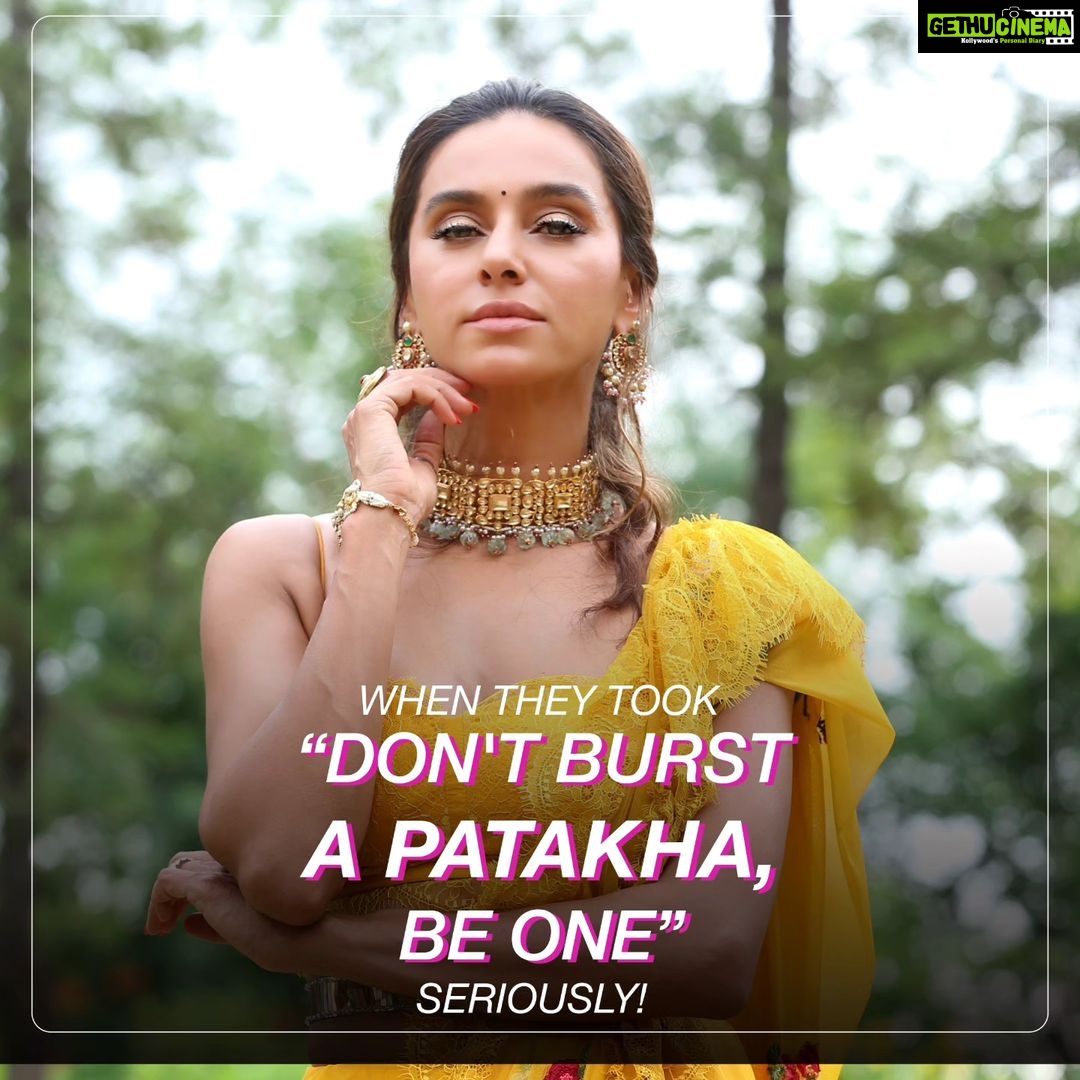 Lisa Ray Instagram - Happy Diwali, patakhas! #diwali #StorytellersToTheWorld #30yearsofPNC @pritishnandy2018 @rangitapritishnandy @ishitapritishnandy @banij @lisaraniray @rajeevsiddhartha @realsimonesingh @maanvigagroo @iamkirtikulhari @shibaniakhtar @milindrunning Mumbai, Maharashtra