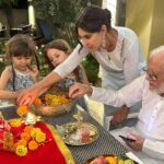 Lisa Ray Instagram – Happy Dhanteras ♥️
Blessings for you and your beloved’s from us.