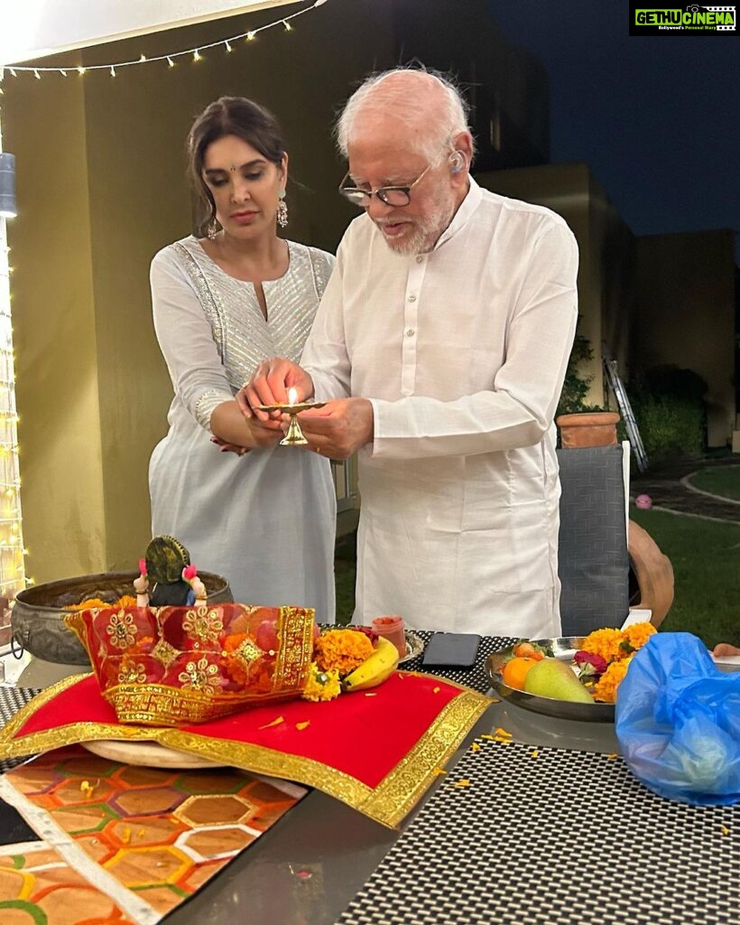 Lisa Ray Instagram - Happy Dhanteras ♥️ Blessings for you and your beloved’s from us.