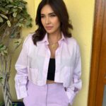 Lisa Ray Instagram - Heading to @museumofthefuture for a panel discussion on NFT art at #Luxverse2023 Thank you @houseofritika @colabcloud for inviting me Take a look @theupsidespace booth if you pop by …… Thanks for: Makeup @zoharashereenmakeup_academy Hair @cutelooksaloon #luxverse2023 #metaverseconclave #theupsidespace