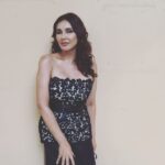 Lisa Ray Instagram - Lessons in Chemistry. Wearing the splendid @ayeshadepala MUH @makeovers_pallaviseth