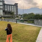 Lisa Ray Instagram – Back in Dubai with a mountain hangover.

We’ll be back #Dehradun to further explore the city of love and beyond up into more rugged peaks 🗻

@hyattregencydehradun Dehradun The City Of Love
