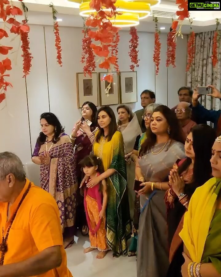 Lisa Ray Instagram - Maha Navami was just so warm, delicious, colorful and fun. We love Ma Durga. We love celebrating Pujo every year since we were very young. Thank you to our friends @sachindubai and @nandinisendubai for inviting us ❤️ Happy Vijayadashami everyone! Shubho Bijoya Dashami! Happy Dussehra!