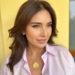 Lisa Ray Instagram - Heading to @museumofthefuture for a panel discussion on NFT art at #Luxverse2023 Thank you @houseofritika @colabcloud for inviting me Take a look @theupsidespace booth if you pop by …… Thanks for: Makeup @zoharashereenmakeup_academy Hair @cutelooksaloon #luxverse2023 #metaverseconclave #theupsidespace