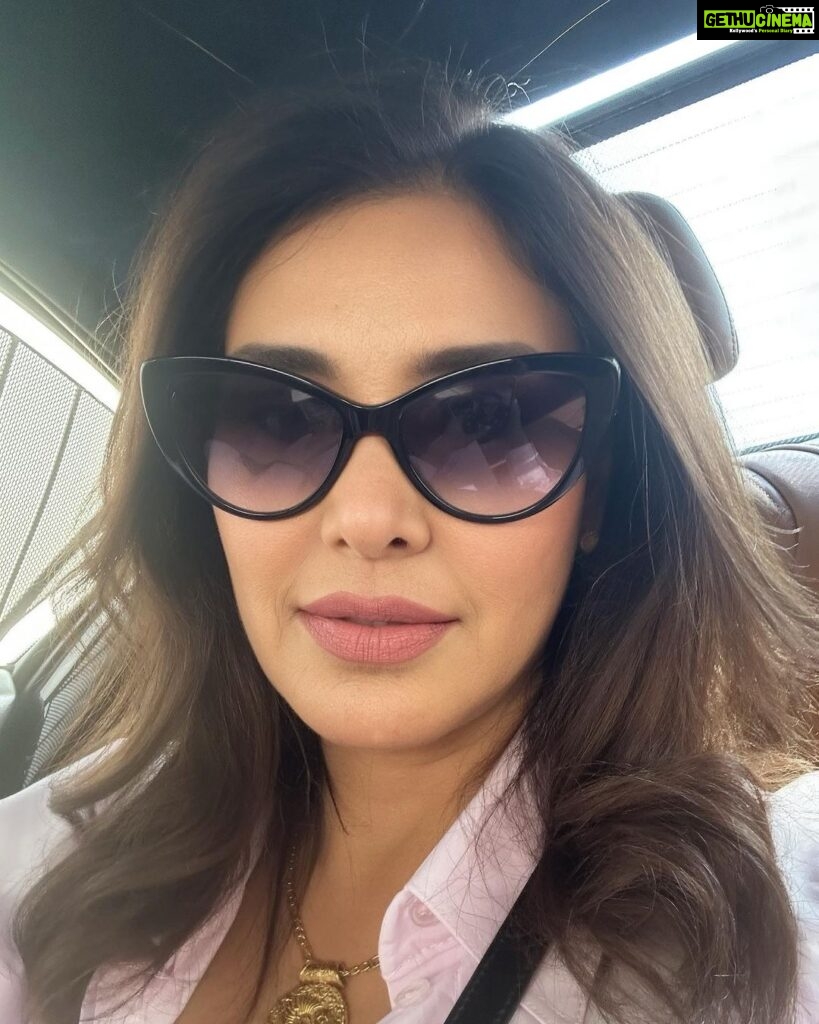 Lisa Ray Instagram - Heading to @museumofthefuture for a panel discussion on NFT art at #Luxverse2023 Thank you @houseofritika @colabcloud for inviting me Take a look @theupsidespace booth if you pop by …… Thanks for: Makeup @zoharashereenmakeup_academy Hair @cutelooksaloon #luxverse2023 #metaverseconclave #theupsidespace