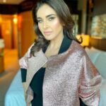 Lisa Ray Instagram - Makeup for beautiful @lisaraniray at “Pink Warrior” Breast Cancer Awareness Event yesterday organized by @healthmagae @thumbaymedia @thumbayhospitaluae #nofilter #noretouch It was an honor for me and my beauty lounge @theartistbeautylounge to support a cause that matters, Hair styling for Lisa by my lovely team💗 With Grace & resilience beautiful and truly inspiring @lisaraniray shared a compelling session that delves into her remarkable journey overcoming challenges and fight against cancer. Lisa you are beautiful inside out and I’m so honored to know you upclose personal 💗 #pinkwarriors #PinkWarriorsDubai #Breastcancerawarenessmonth #pinkoctober #Lisaray #theartistreshumalhotra #dubaimakeupartist #celebritymakeup #healthmagae Sheraton Grand Hotel, Dubai, UAE