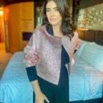 Lisa Ray Instagram - Makeup for beautiful @lisaraniray at “Pink Warrior” Breast Cancer Awareness Event yesterday organized by @healthmagae @thumbaymedia @thumbayhospitaluae #nofilter #noretouch It was an honor for me and my beauty lounge @theartistbeautylounge to support a cause that matters, Hair styling for Lisa by my lovely team💗 With Grace & resilience beautiful and truly inspiring @lisaraniray shared a compelling session that delves into her remarkable journey overcoming challenges and fight against cancer. Lisa you are beautiful inside out and I’m so honored to know you upclose personal 💗 #pinkwarriors #PinkWarriorsDubai #Breastcancerawarenessmonth #pinkoctober #Lisaray #theartistreshumalhotra #dubaimakeupartist #celebritymakeup #healthmagae Sheraton Grand Hotel, Dubai, UAE