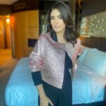 Lisa Ray Instagram - Thank you for having me @healthmagae @thumbaymedia @thumbayhospitaluae It was an honour to speak to a room full of eminent healthcare workers, surgeons, oncologists, nutritionists and Pink Warriors. Awareness is Power and the ability to unite over sharing our cancer stories is a great privilege that has the potential to change outcomes for patients. Never stop sharing. Never stop pushing for a cancer free future. Big take-away: self care is how you take your power back. Get screened. Acknowledge your fear and do it anyhow. Imagine me - or someone equally annoying- nagging you until you go, if it helps. Wonderful to see you my @mitunds ♥️ ….. Thank you @theartistreshumalhotra for your beautiful MUH @theartistbeautylounge Thank you @sujstyle for lending me your fabulous pink faux boucle @reemaameer cropped jacket #PinkWarriors #PinkWarriorsDubai #BreastCancer #pinktober Shangri-La Dubai