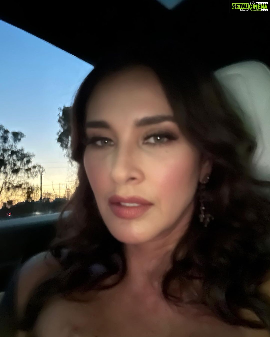 Lisa Ray Instagram - Some days deserve a second look. Sort of like the port scar on my chest. I’ve spent years feeling unlovable, unworthy, awkward and like I’ve been born in the wrong decade. Or like I’ve been dropped at the wrong darbar. (imagine the least charming character Wes Andersen has conjured- that’s me) The imposter syndrome magically began to dissipate after turning 50. Today I proudly claim no expertise in anything but being myself and living a life bursting with love, humour, wellness and exploration. Tough days don’t, however, magically disappear but I claim my autonomy and sensitivity and my right to be many things at once. Girls- women! - the era of creeping quietly into middle age is over. Be whomever you want to be. Be many things all at once. There’s more than one stairway to giddy wholeness, I guess. PS I think your nutrition advise and diet regimen is Ah-mazing @mitunds - have so much energy 🎉 Wearing @ayeshadepala MUH @makeovers_pallaviseth Brisbane, Queensland, Australia
