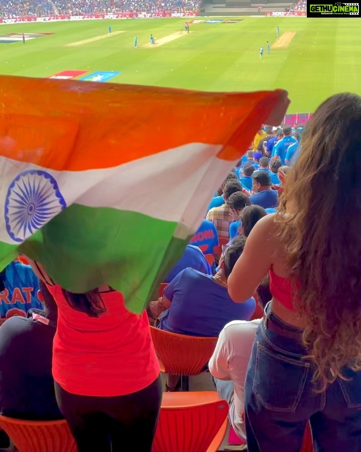 Lopamudra Raut Instagram - Bled blue when we played green ! The most iconic match each time, India vs Pakistan !! 🇮🇳🇵🇰 #worldcup #cricket #indvspak #indiavspakistan #cricketworldcup2023 Narendra Modi Stadium - Ahmedabad
