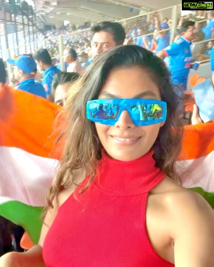 Lopamudra Raut Instagram - Bled blue when we played green ! The most iconic match each time, India vs Pakistan !! 🇮🇳🇵🇰 #worldcup #cricket #indvspak #indiavspakistan #cricketworldcup2023 Narendra Modi Stadium - Ahmedabad