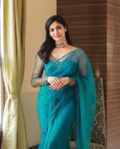 Losliya Mariyanesan Instagram - 🤍 Costume @archana.karthick Photography @karthikha_photography Makeup & Hair @abarnas_artistry Jewels @adornachennai
