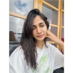 Losliya Mariyanesan Instagram - She became the love she searched for! #happysunday🌸