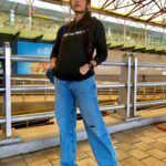 M.M. Manasi Instagram - Stylish tamizhachi 😎 Also special mention to my stylist @vicky_balasubramanian 😍😝 Can you guess where I am?! Hint is in the picture 😋 Comment below 🥰 #ootd #airport