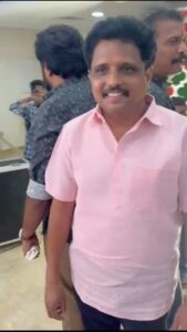 M. Sasikumar Instagram - நீண்ட நாட்களுக்கு பிறகு நண்பர்களுடன் 
இனிய சந்திப்பு 😍
@suve4madurai @i_am_samuthirakani 
#natpu #madurai #sago