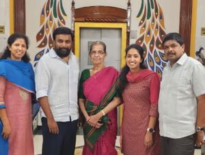M. Sasikumar Instagram - Mythili ,my childhood friend and 5th std classmate at peters school. A strong friendship that continues till date.Whenever she travels from London to India, We make sure to meet and share some beautiful moments with our friends n family, As always it was a wonderful time seeing you #Mythili #Shiyamli and amma after a long while.
நட்பே ஜெய்க்கட்டும் 😍
#friends #friendship 
#india #london @mythili.sk28