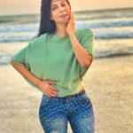 Madhavi Nimkar Instagram - All I need is a good dose of vitamin SEA 😄🌊🛶 . . #guhagar #aajol #birthplace