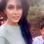 Madhavi Nimkar Instagram - #Guhagar Ghar ani gharchya mage Samudra 🐳🛶⛵️ ‘ Sukh mhanje nakki kai ast ‘ 😄⛵️🌴 . . #Guhagar🫶🏻 #maazgaon #birthplace 💖