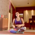 Madhavi Nimkar Instagram - It will take only 5 seconds … You guys think you can do it too?? . If yes then take this #fitnesschallengewithmaadhavi and upload your videos in stories/posts and reels and tag me. I will try my best to share the them as much as I can. . Let’s take a step towards fitness.ONE DAY AT A TIME . . #fitnesschallenge#fitnesschallengewithmaadhavi#fitnessfreak#fitnessgoals#workoutgoals#