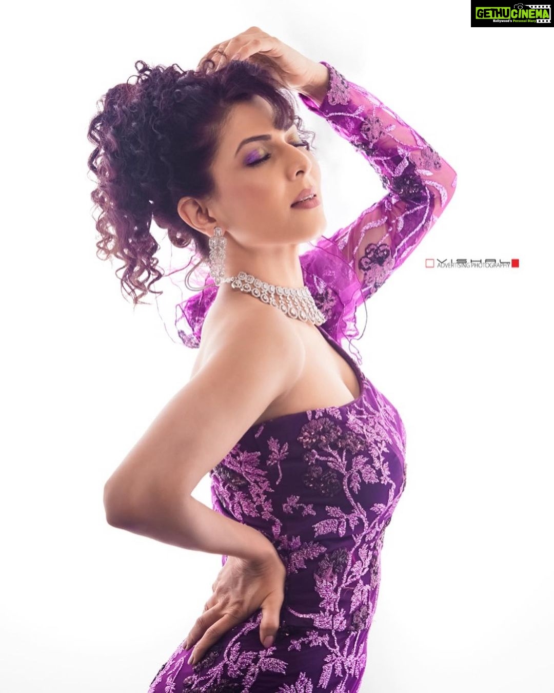 Madhavi Nimkar Instagram - Being myself .. is what got me to where I am .. 💖🧚♀️ . Outfit @rkboutique_fashion ❤️ Make up me and @richas_makeover05 Jewellery by @shreerampearls Style and managed by @isash22 Photographer @vishalbhoslephotography