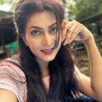 Madhavi Nimkar Instagram - Once you have accepted your flaws no one can use them against you 😉 Imperfection is fine .. ☺️ . . #metoday #thought💖 #imperfectme #instagram #Tuesday🫶🏻 💕