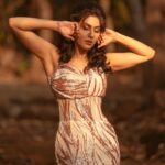 Madhavi Nimkar Instagram - In every women There is a queen… You speak to queen And the queen will answer 👑💖😘 . . #iamwomen #iamqueen Style by - @vishakhasatri_label__ 🌸 Photo 📸- @ashayrtulalwar Makeup - 🙋🏻‍♀️ 🫶🏻