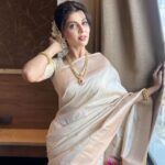 Madhavi Nimkar Instagram - Saree love 🌹 . . Jeweller by @treasureboxforyou 🦋