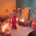 Madhavi Nimkar Instagram - Shalini on fire 🔥 🔥🔥😲😲😲 . . #onset🎥🎬 #smnka #starpravah #fire #instagram