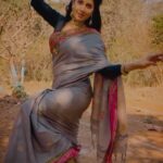 Madhavi Nimkar Instagram - Post to express… not to impress ❤️ . #dance #dancereels #reels #reelsinsta VC - @kapilhonrao.. Thank you ☺️ #thursday 💕