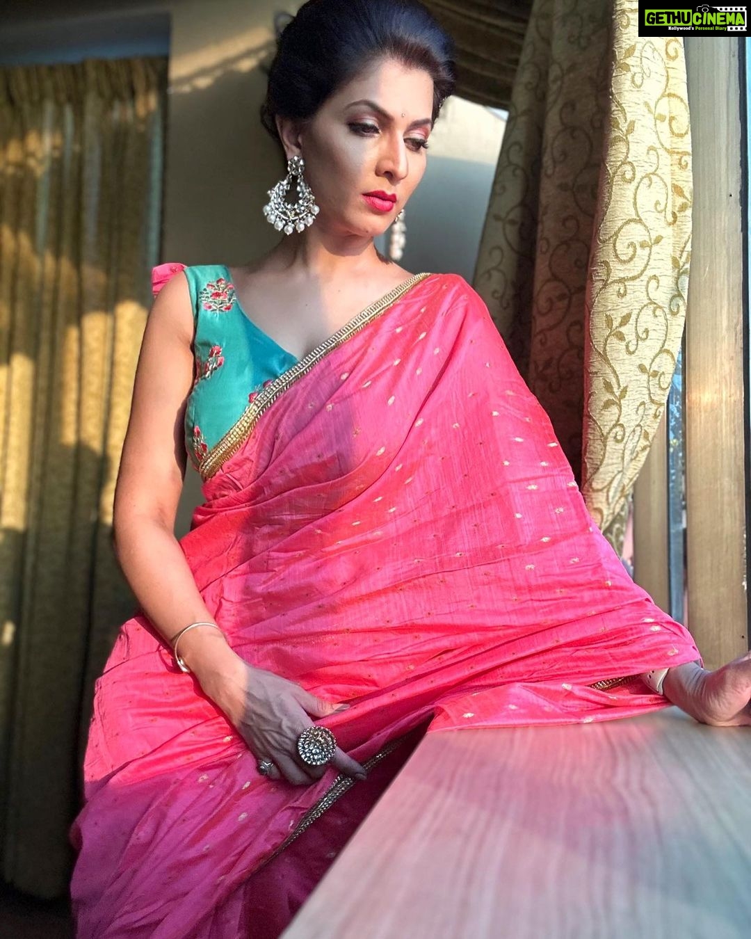 Madhavi Nimkar Instagram - The universe doesnโt give you what you ask with your thoughts; it gives you what you demand with you action..๐ . . #mythoughts #universe #today #instagood #instapic #morning ๐