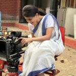 Madhavi Nimkar Instagram – Camera and life both are nothing without FOCUS 😄
Good morning 🌸
 .
#betweenthescenes 
#camera #onset🎥🎬