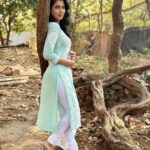 Madhavi Nimkar Instagram - Be curious… Not judgemental 😉😊🌸 . . #thinkwisely #instatoday 💕