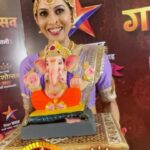 Madhavi Nimkar Instagram - पहा #StarPravahGaneshotsav2023 on 24th September, 7 PM Star प्रवाहवर.... ‘Star प्रवाह गणेशोत्सव २०२३’ ।। आरती घराघरातली ।। #AartiGharagharatali #Ganeshotsav2023 #StarPravah