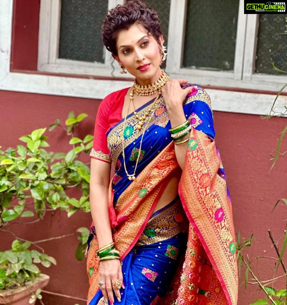 Madhavi Nimkar Instagram - I love it 💖 I draped it 🦋 . . #instagram #blue🫶🏻 #wednesday