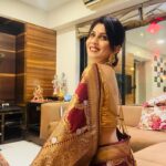 Madhavi Nimkar Instagram - Diwalichy saglyanna Bharbharun shubhetcha !!! 💖🙏🏻 . . #myfevorite #festival #diwali2023 #saree