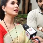 Madhavi Nimkar Instagram - स्टार प्रवाहवरील सुख म्हणजे नक्की काय असतं या मालिकेच्या टीमसोबत आम्ही फ्रेंडशिप डे सेलिब्रेट केला!❤️ Watch the full video on our youtube & Facebook Page↘️ #HappyFriendshipDay #FriendshipDay #RajahriMarathiExclusive