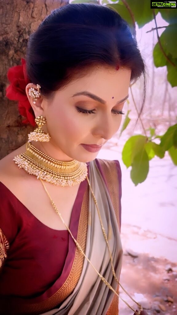 Madhavi Nimkar Instagram - Ketaki chya bani tithe 💖 . . Saree @tanishkweddingsaree Jewellery @sudiksha_art_jewellery_1912 #love 🫶🏻
