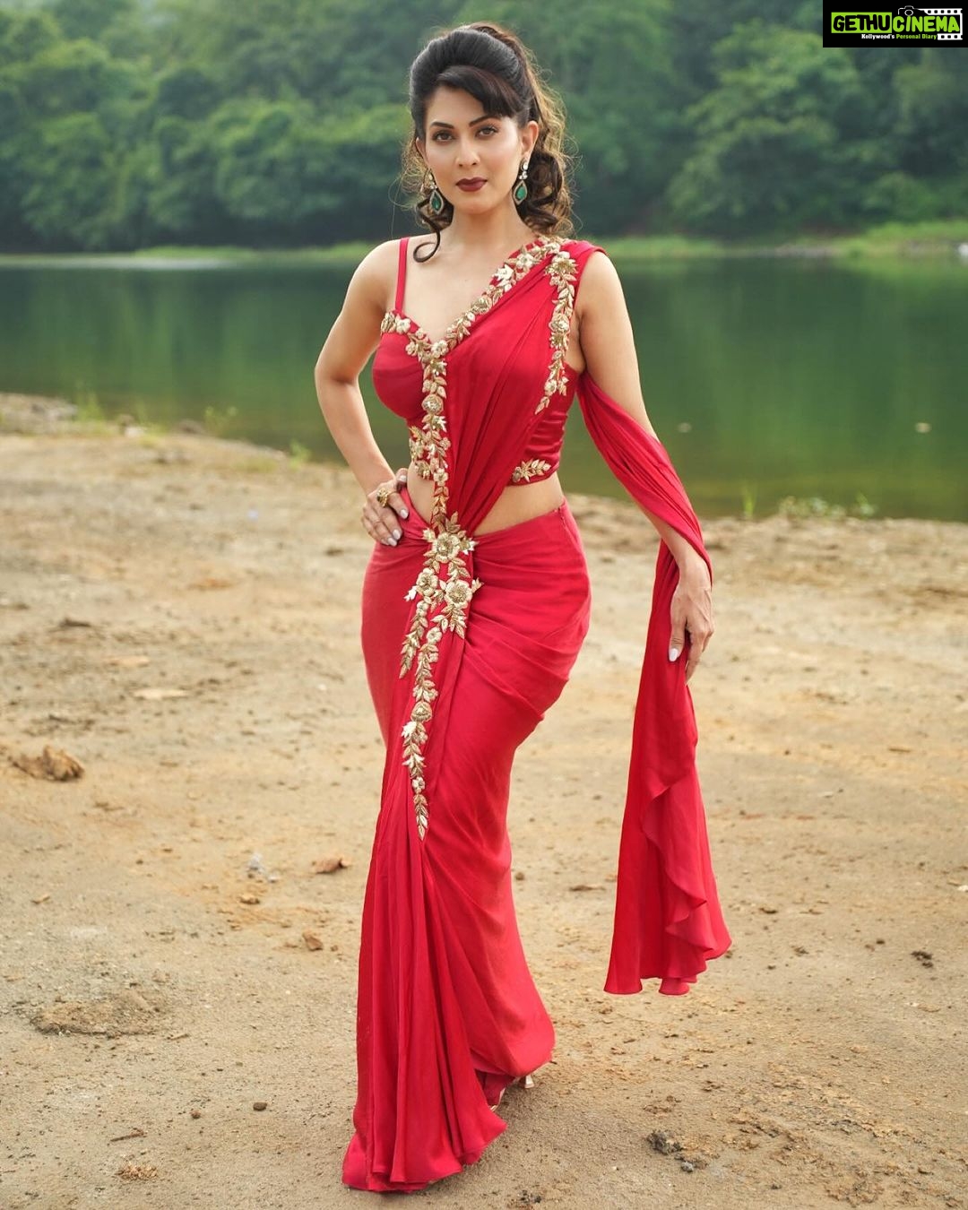Madhavi Nimkar Wiki Biography Age Gallery Spouse And More