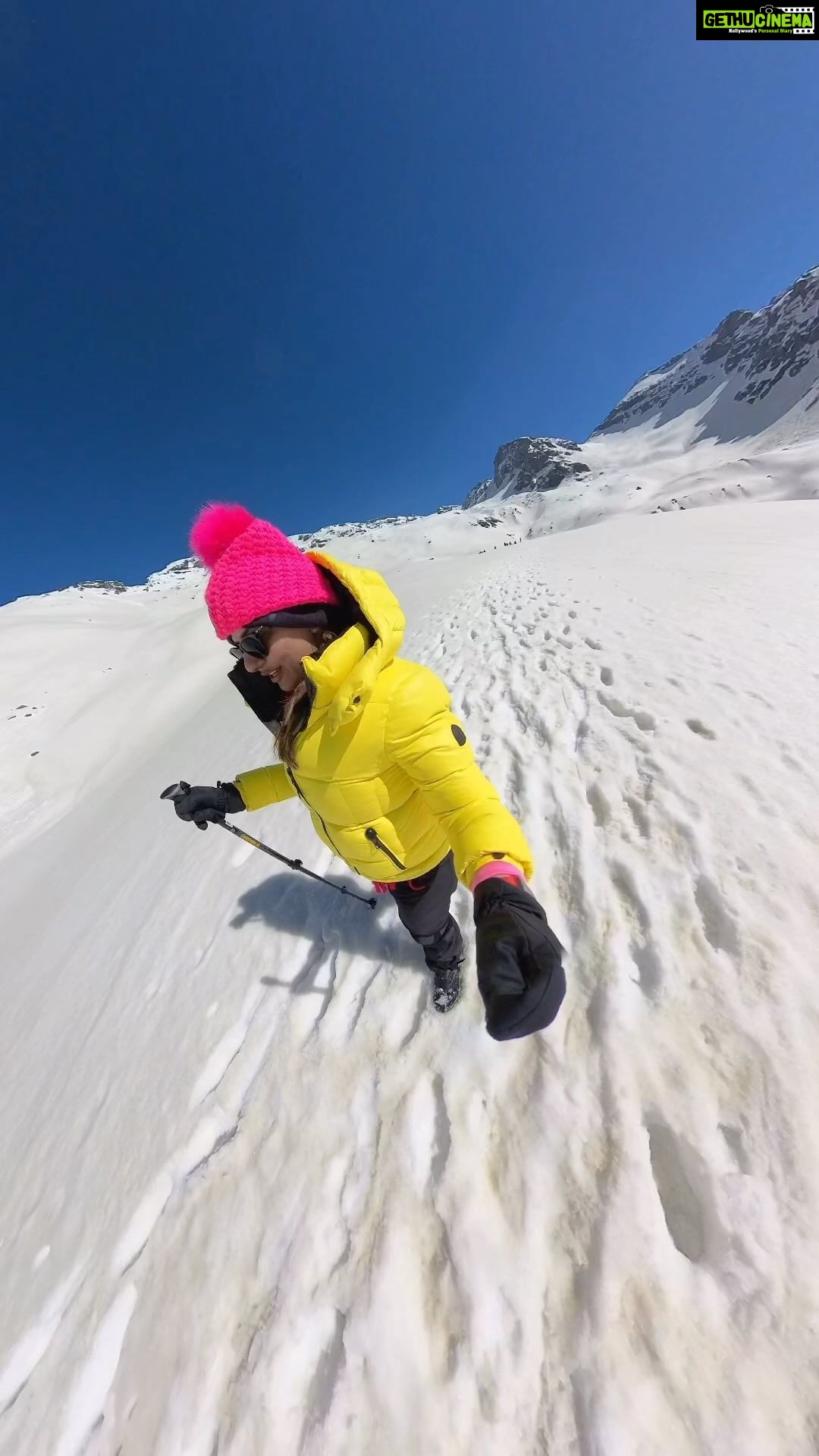 Madhu Sharma Instagram - Trekking is not just a hobby; it’s an affair of the heart. It’s the love for breathtaking vistas, the love for pushing limits, and the love for finding oneself in the embrace of nature’s grandeur #trekking #trek #trekkinglovers #himalayas #himalayantrek #outdoors #outdooractivity #nature #naturelovers #mountains