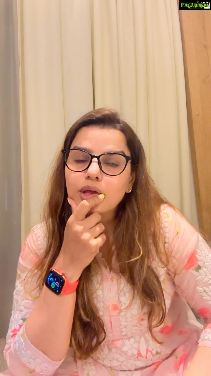 Madhu Sharma Instagram - Pata nahi bank wale kab hadtal karenge ๐๐๐๐๐๐ #reelsvideo #reels #ree #reelitfeelit #reelsindia #reelkarofeelkaro #viral #viralreel #videos #viralvideo #viralreelsvideoโค๏ธ #comedy #comedyreels #comedyvideos