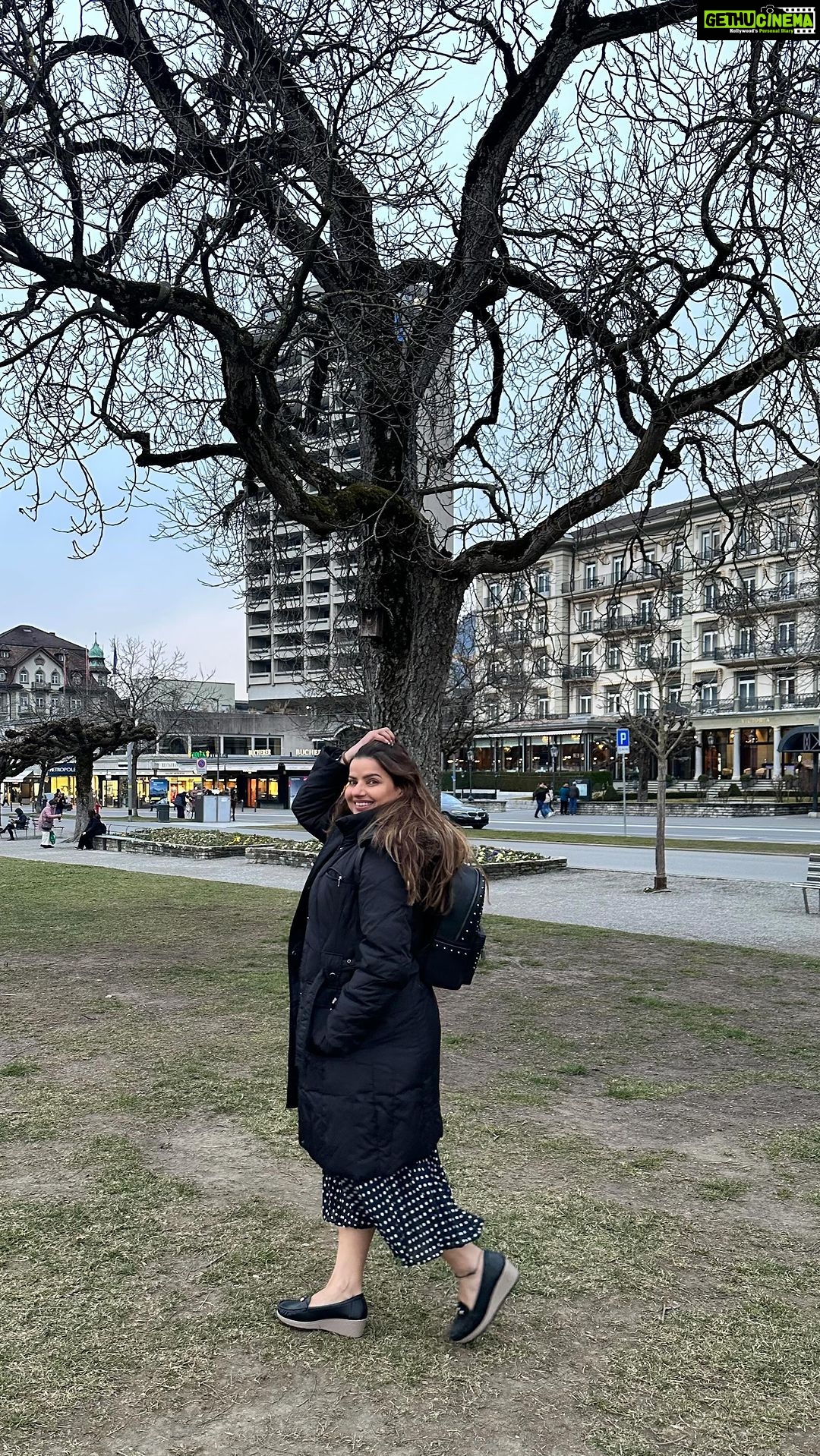 Madhu Sharma Instagram - “The world is a book and those who do not travel read only one page. #travelling #travel #travelreels #réel #reelsvideo #reelkarofeelkaro #explore #exploreworld #explorepage✨ #switzerland #interlaken #europe