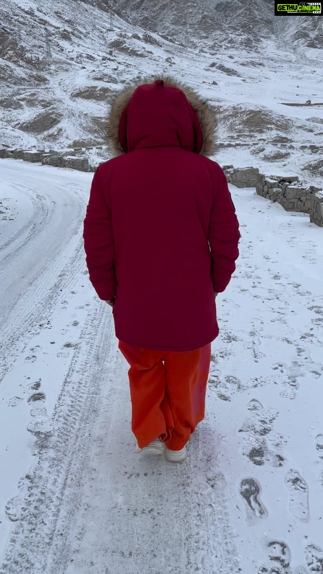 Madhu Sharma Instagram - : The snowfall blankets the rugged mountain peaks in a soft white layer, creating a stunning contrast against the clear blue sky. The snow-covered mountains look magnificent and awe-inspiring