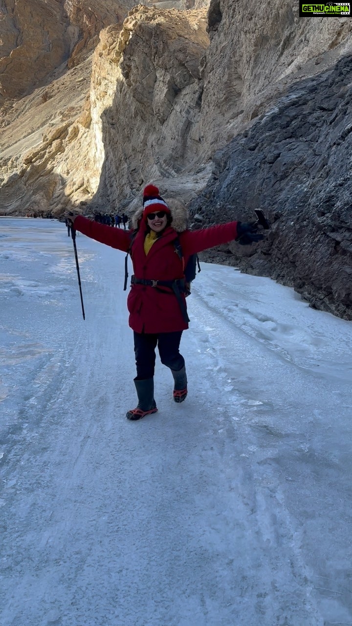 Madhu Sharma Instagram - Trekking is a wonderful way to connect with nature, get exercise, and challenge oneself. It can also be a source of peace and rejuvenation, as well as an opportunity for personal growth and adventure. Whether you are trekking alone or with friends, it’s an activity that can bring a lot of joy and satisfaction. #trekking #trek #trekkinglovers #trekindia #trekhimalayas #chaddartrek2023 #leh #ladakh #happy