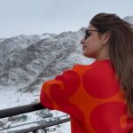 Madhu Sharma Instagram - Snow is just so beautiful…it covers everything like a fluffy white blanket and makes for a picturesque panorama. #snow #snowfall #leh #ladakh #winterwonderland #winter #happiness #happyme #naturelovers #nature