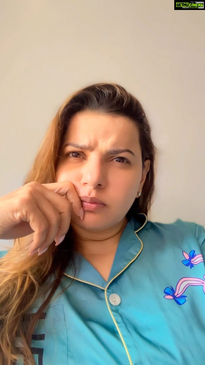 Madhu Sharma Instagram - Mujhe aaj tak woh ishara nahi mila jo samajhdar ke liye kaafi hota hai 🤣🤣🤣😂😂😂😂😂😂