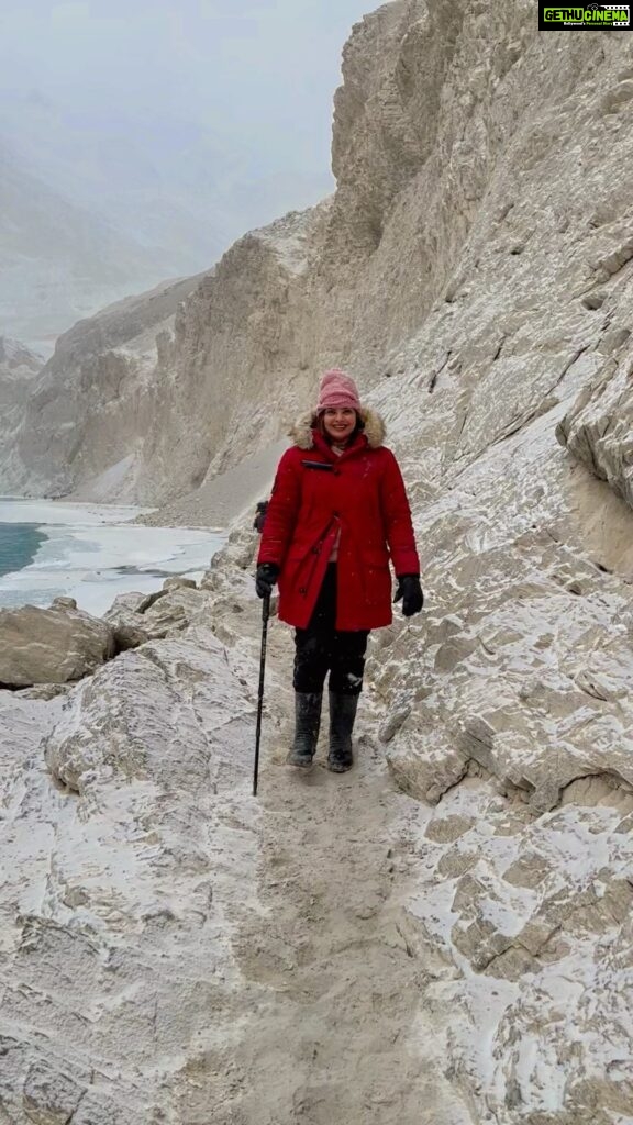 Madhu Sharma Instagram - The Chadar Trek is an experience that will stay with you forever, a test of your physical and mental strength, and a reminder of the beauty and power of nature.” #chaddartrek #frozenriver #snowfall #zanskar #zanskarvalley #himalayan #mountains