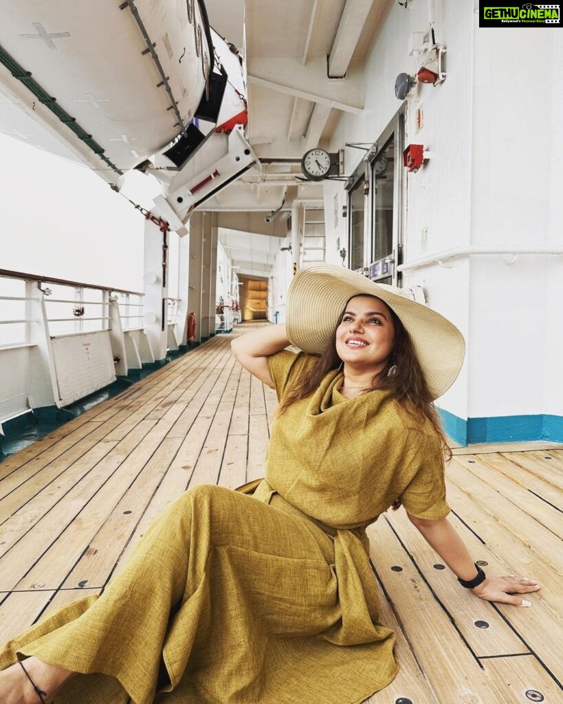 Madhu Sharma Instagram - "When life gives you happiness deficiency try adding vitamin sea to your travels..believe me it always works Cordelia Cruises