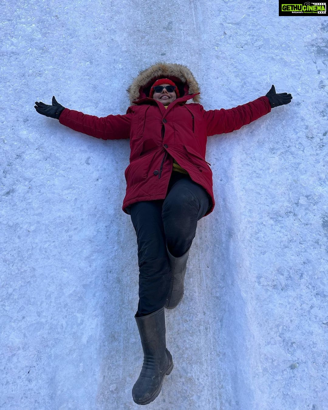 Madhu Sharma Instagram - Time has no holiday, dreams have no expiry date, life has no pause button…..live it,love it….... enjoy each and every moment of your life Tibb Cave
